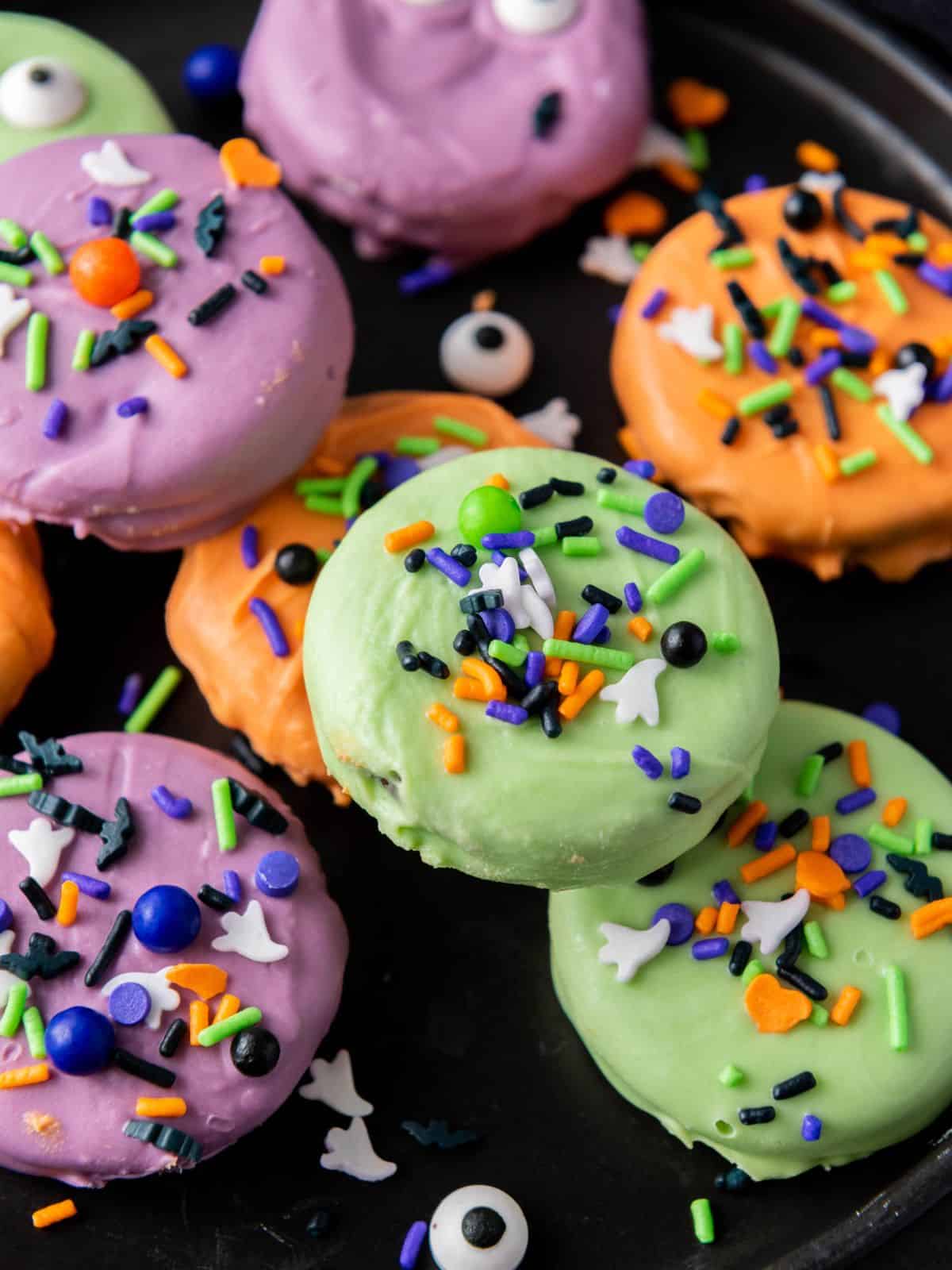 Easy Halloween Chocolate Covered Oreos - Supermom Shuffles Cooking